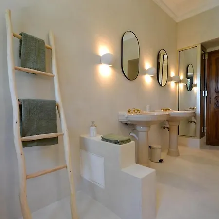 Magnifique Bastide Provencale Avec Piscine Entierement Privatisee Villa *