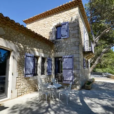 Magnifique Bastide Provencale Avec Piscine Entierement Privatisee Beaucaire (Gard)