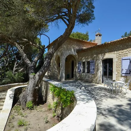 Magnifique Bastide Provencale Avec Piscine Entierement Privatisee *