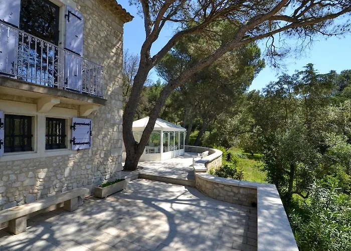 Magnifique Bastide Provençale Avec Piscine Entièrement Privatisée * Beaucaire (Gard)